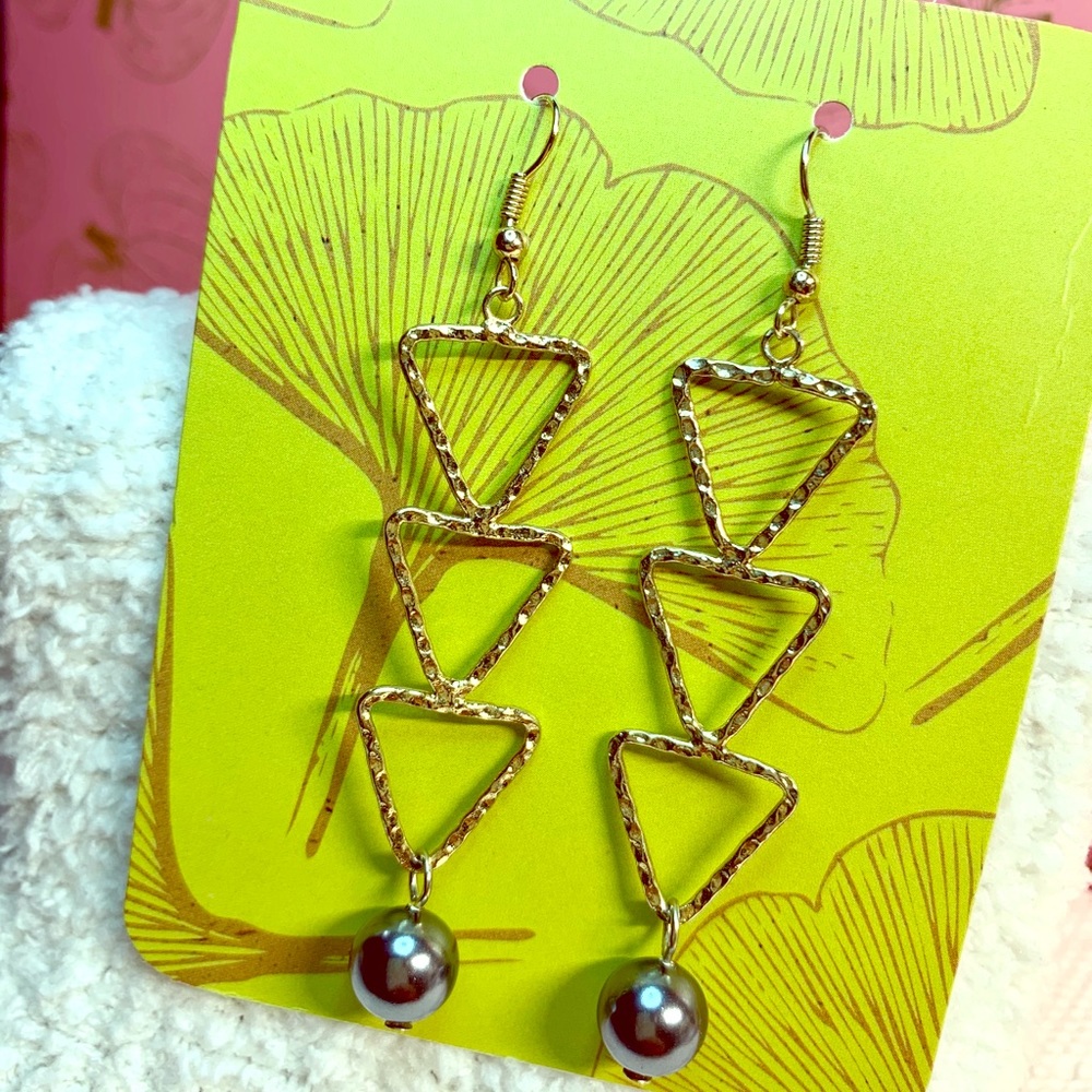 Hamilton gold and pearl Hawaiian Mauna earrings
